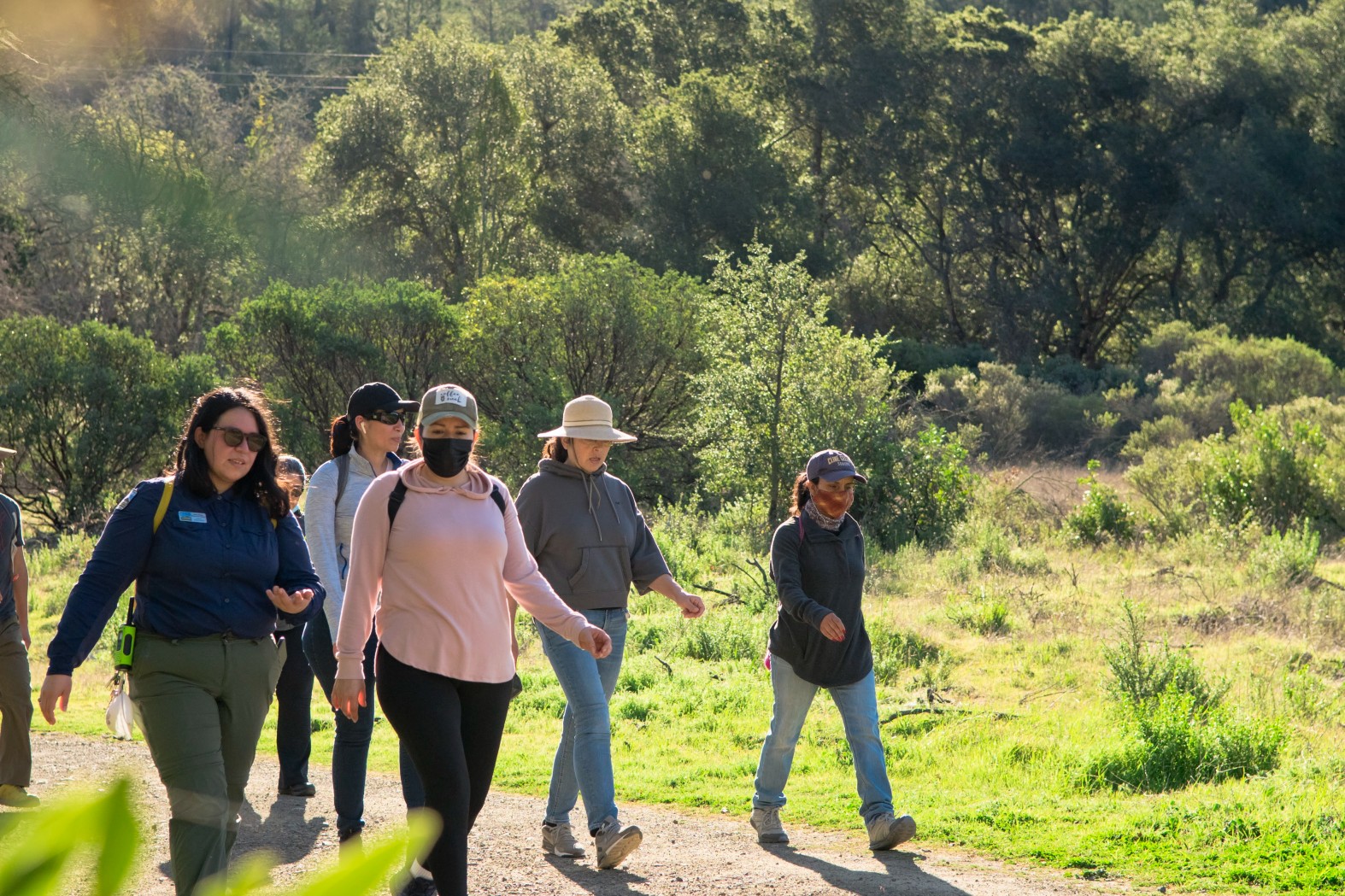 Alma leading a group hike through Sonoma Ecology Center-operated Sugarloaf Ridge State Park, where she runs the Senderos Naturales program. The Senderos Naturales program is the only Spanish-speaking nature-based program at a State Park in the North Bay.<br />
Alma realiza una caminata en grupo en el Parque Estatal Sugarloaf Ridge, operado por Sonoma Ecology Center, donde ella lidera el programa Senderos Naturales. El programa es el único programa naturalista en español en un Parque Estatal en el Norte de la Bahía.<br />
