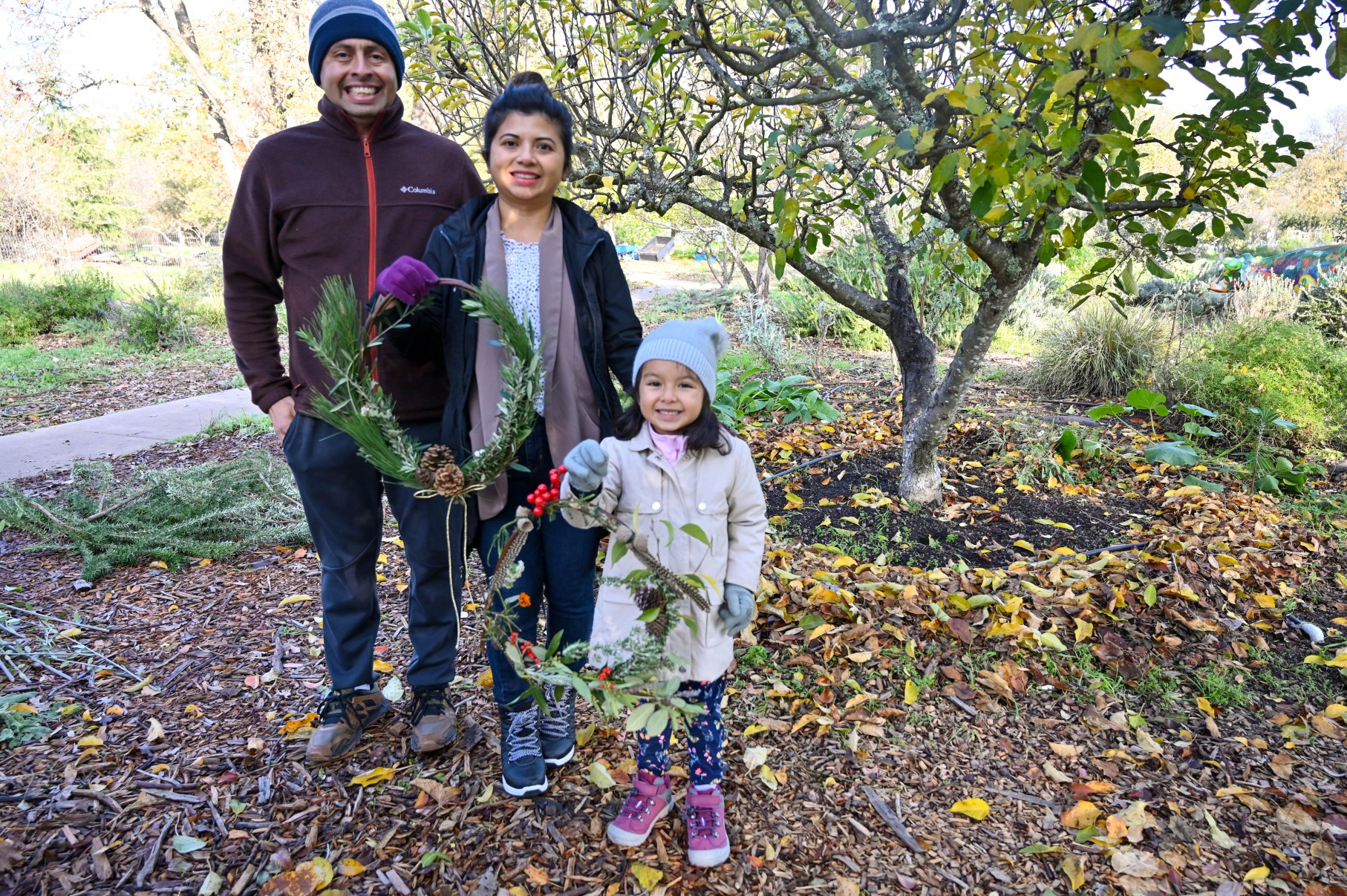 Winter Wreaths and Nature Decor Workshop | Taller de Coronas Invernales @ Sonoma Garden Park | Sonoma | California | United States